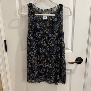 CAbi double layer sleeveless blouse in beautiful fall print, Size Medium.